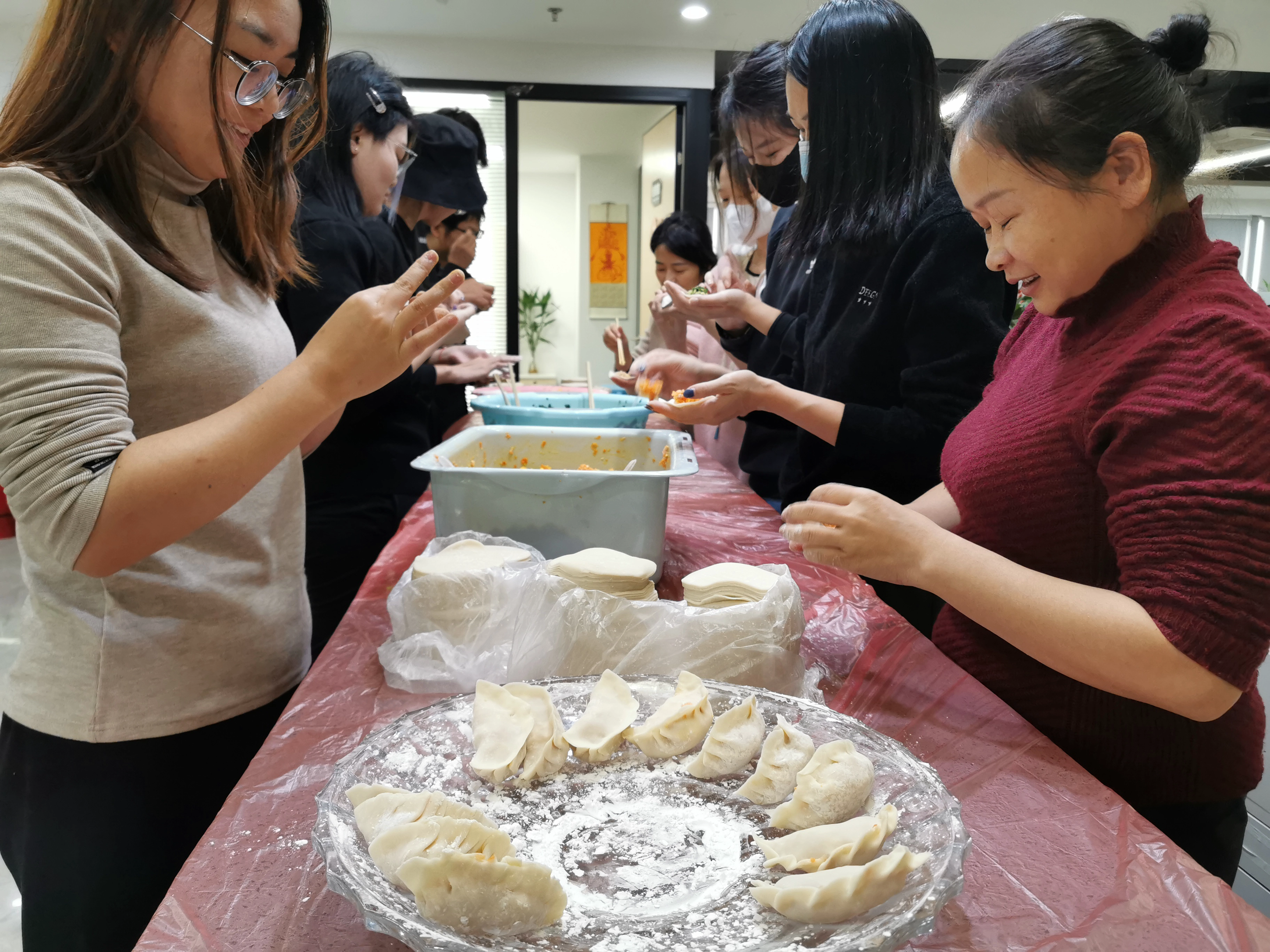 Hey members! Let's eat dumplings, Sunny Worldwide Logistics