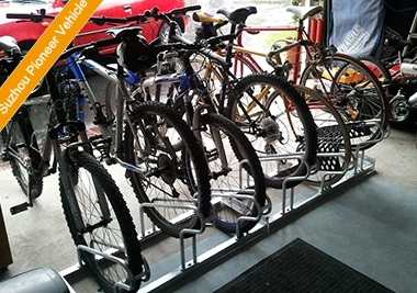 China Economize muito espaço! Nova Chegada Bicicletário fabricante