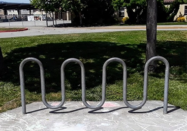 China Bicicletário ao ar livre: Residente chateado com a política de bicicletas da biblioteca fabricante