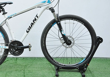 China Ao ar livre bicicletário cremalheira: única bicicleta carrinho tão bonito fabricante