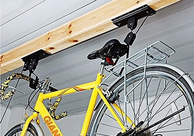China Carro bate em loja de bicicletas novamente fabricante