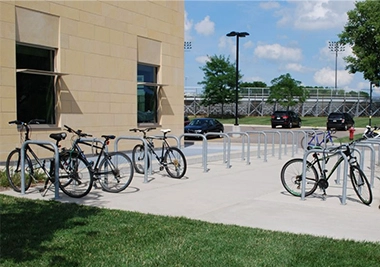 China Escolhendo o bicicletário perfeito montado no chão fabricante