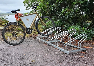 China Roestvrij staal versus gegalvaniseerd stalen fietsenrekken: welk materiaal wint? fabrikant