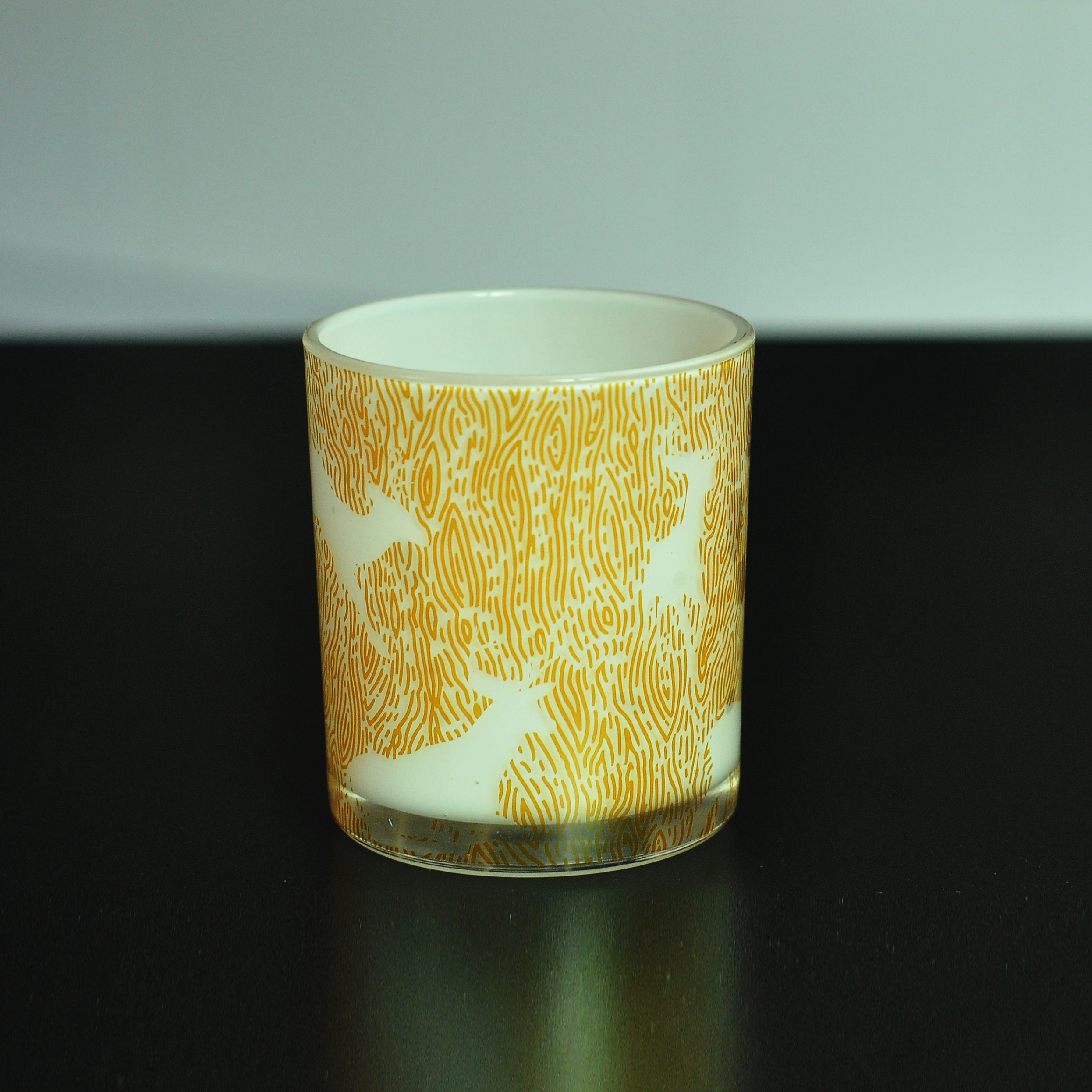 Wholesales electroplated golden candles in glass jar with wood lid