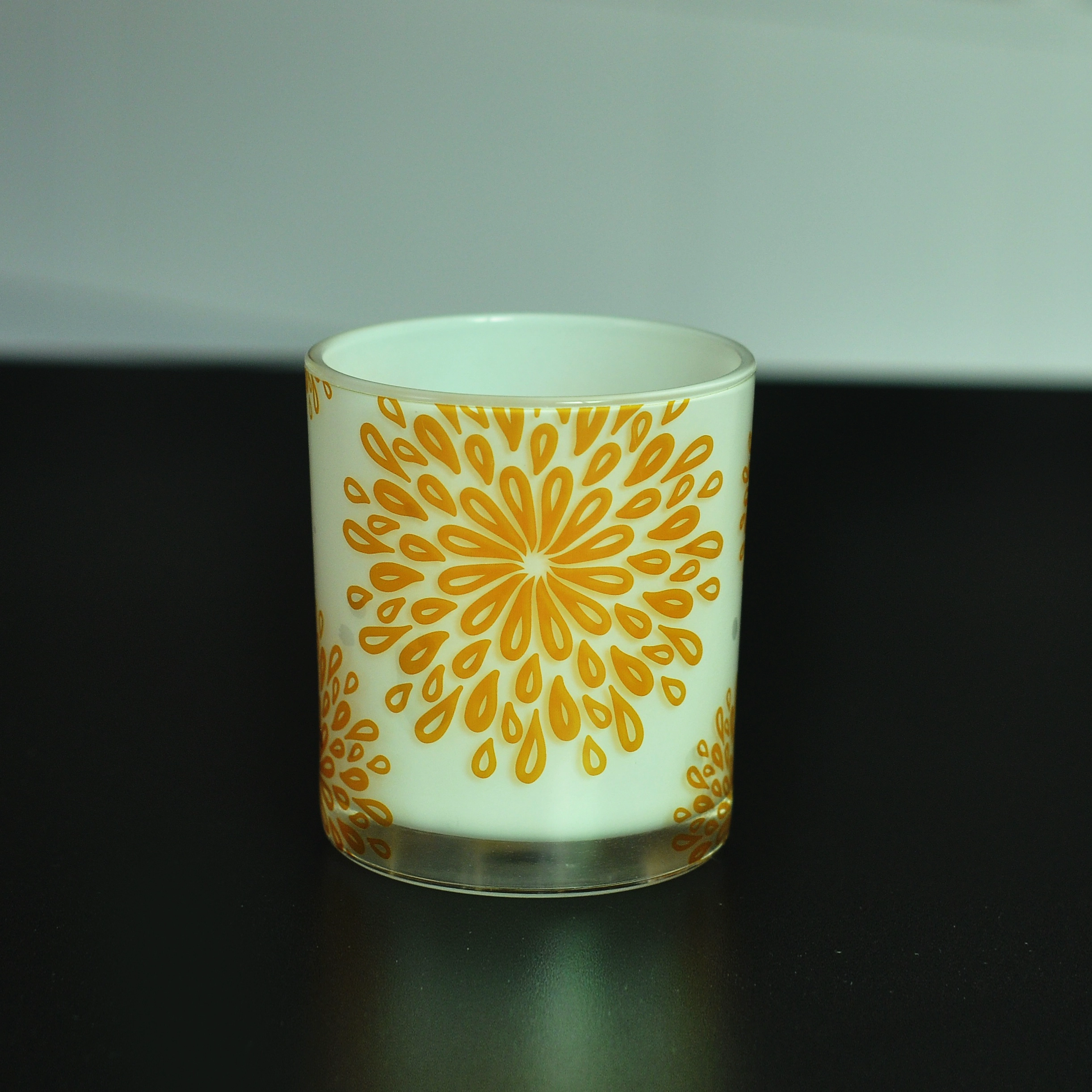 Wholesales electroplated golden candles in glass jar with wood lid