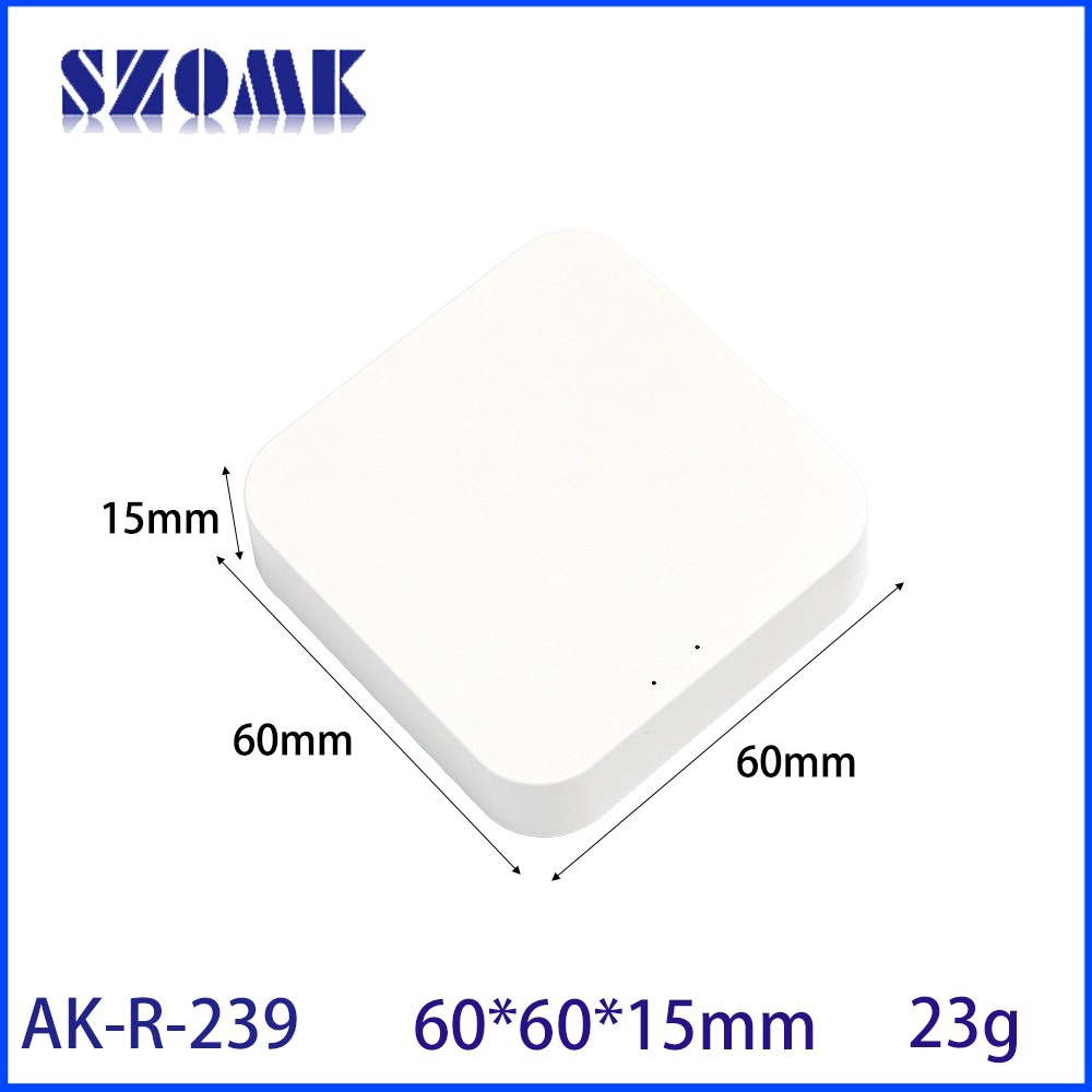 60*60*15 ミリメートル AK-R-239 ゲートウェイ WiFi ワイヤレスハブ IOT プラスチック電気エンクロージャ ZigBee 用安定したスマート APP リモートコントロール赤外線センサー
