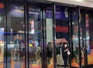 Penggunaan Pintu Kaca