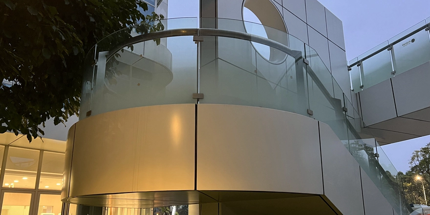 frameless glass balustrades manufacturer