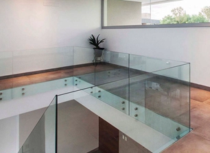 Ni aina gani ya glasi inayofaa kwa balustrades na ngazi?