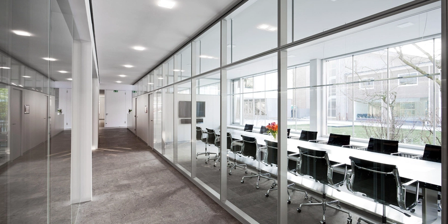 clear laminated glass wall partition