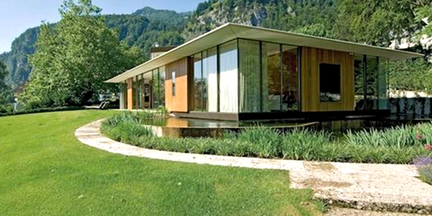 glass house manufacturer