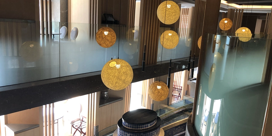 gradient effect  hotel balustrade glass