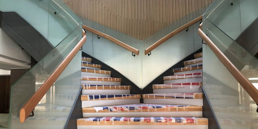 gradient frosted effect railing glass supplier