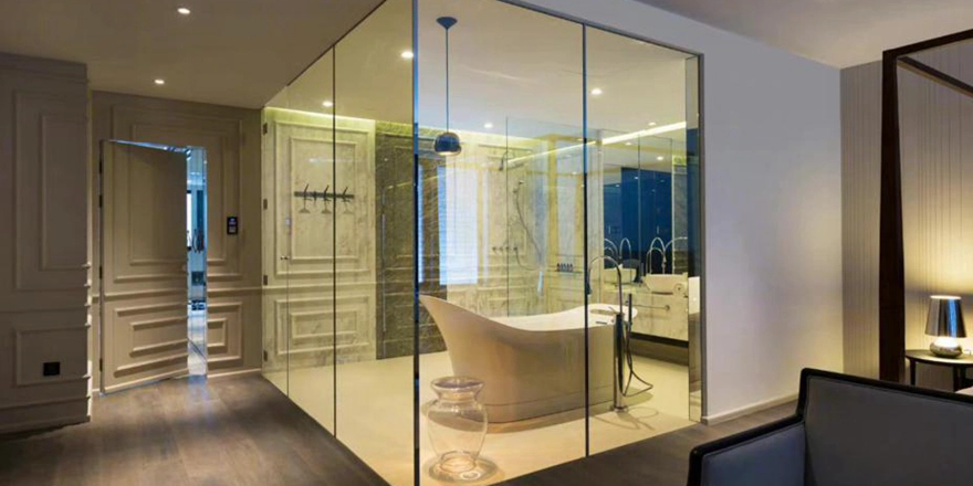 clear tempered glass bathroom partition