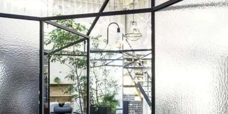 reeded custom glass decorated pattern glass wall