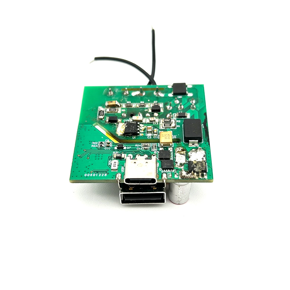 Circuito caricabatterie Doppia porta USB Scheda caricabatterie PCBA Tipo-C PD Produttore PCB per caricabatterie per auto PCBA