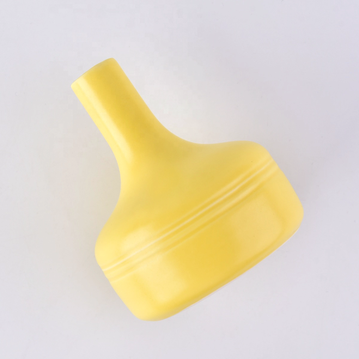 Wholesales luxury gold ceramic oil aroma empty reed diffuser bottles