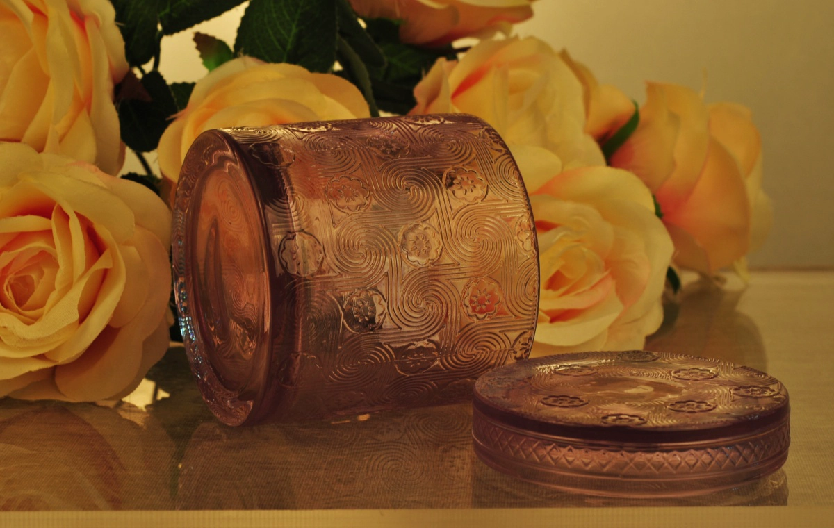 Sunny design luxury embossed Glass candle holder with glass lids