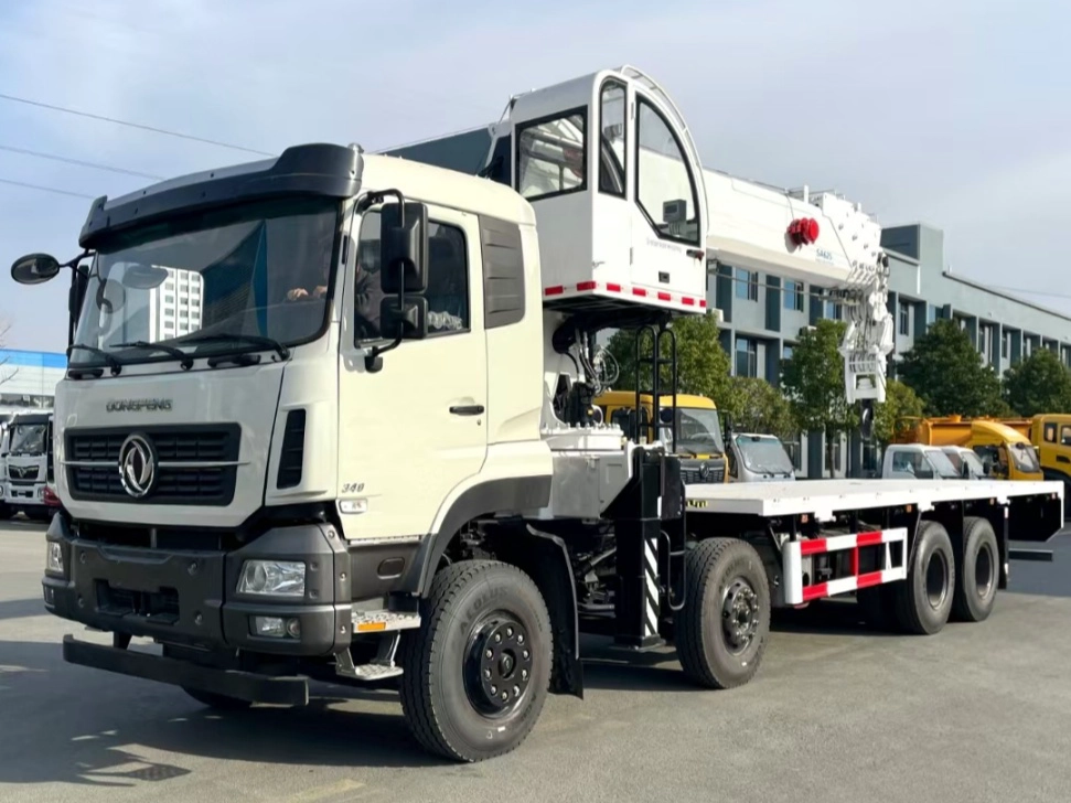 Dongfeng 25-ton na trak na may crane