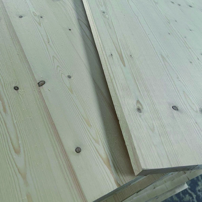 Ang aplikasyon ng spruce wood board
