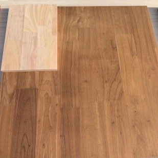 Großhändler für wärmebehandelte walnussfarbene Massivholzplatten, Kiefer und Gummibaumholz in China