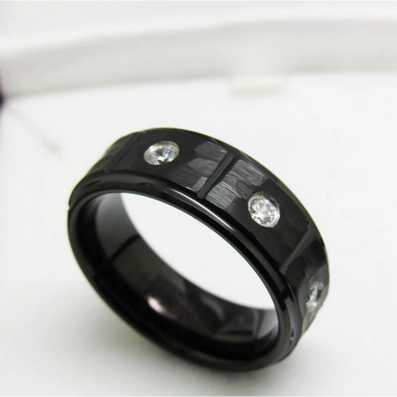Tungsten Ring in Stock Popular 8mm High polished and Hammered Flat and Step Edges Black Tungsten Carbide Ring with 3 White CZ Stones China Manufacturer