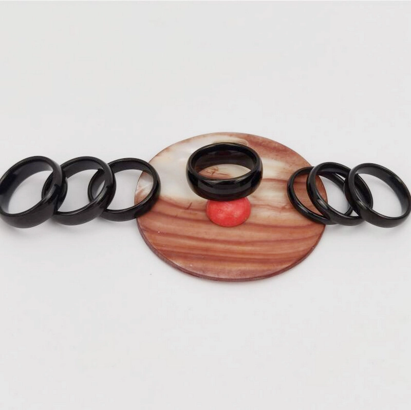 Wolframring auf Lager Beliebter 5 mm gewölbter schwarzer Wolframkarbidring Eheringe für Herren China Hersteller - KOPIE - tab4q4