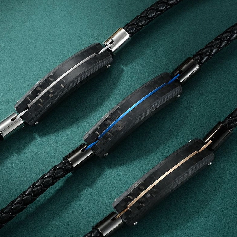En stock Bracelet en cuir pour hommes en acier inoxydable en fibre de carbone noir Bracelet d'identification en fibre de carbone noir en or rose pour hommes Chine Fabricant