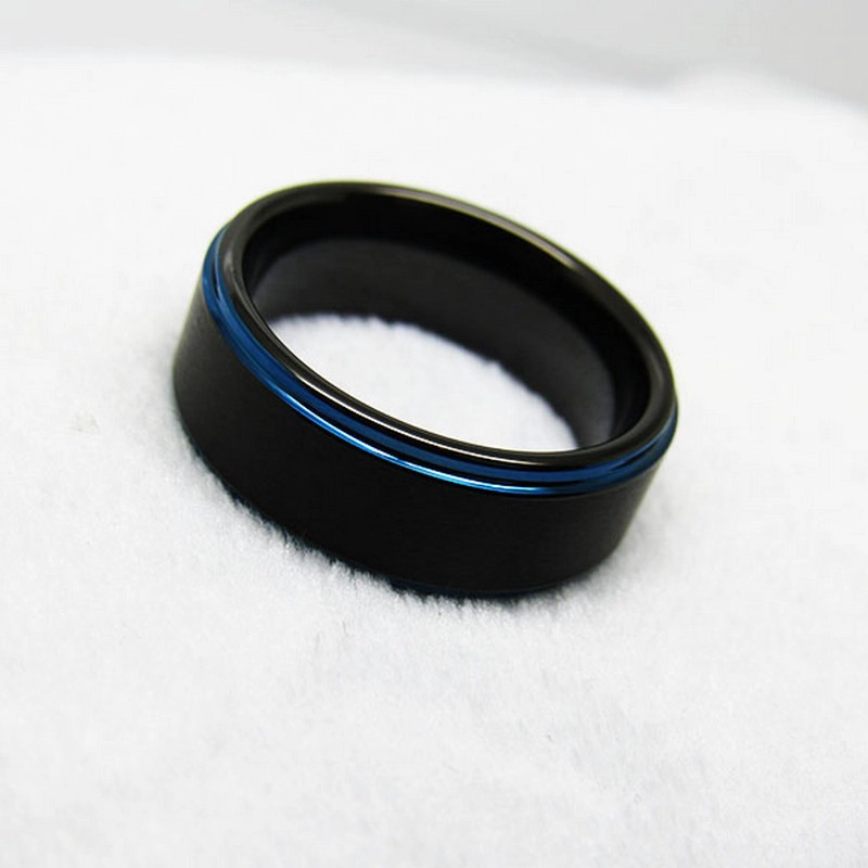 Alliances en tungstène bicolore noir et bleu de 8 mm en vrac avec bords plats et étagés