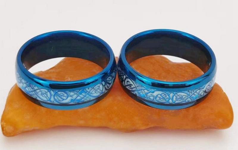 Der Reiz blauer Wolframkarbidringe in der modernen Herrenmode