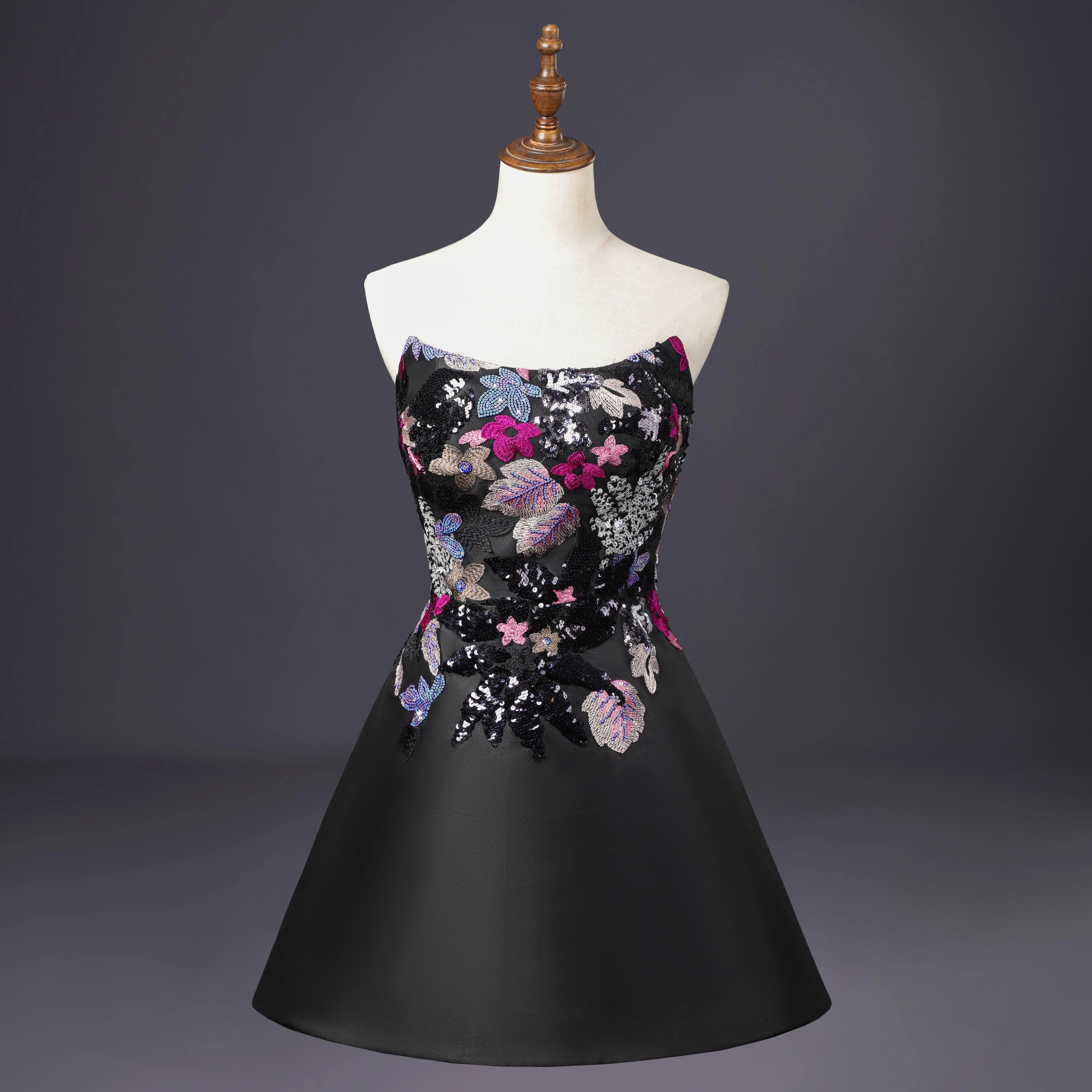 Robe de mariée courte de fleur en dentelle à la main noire Robe de mariée