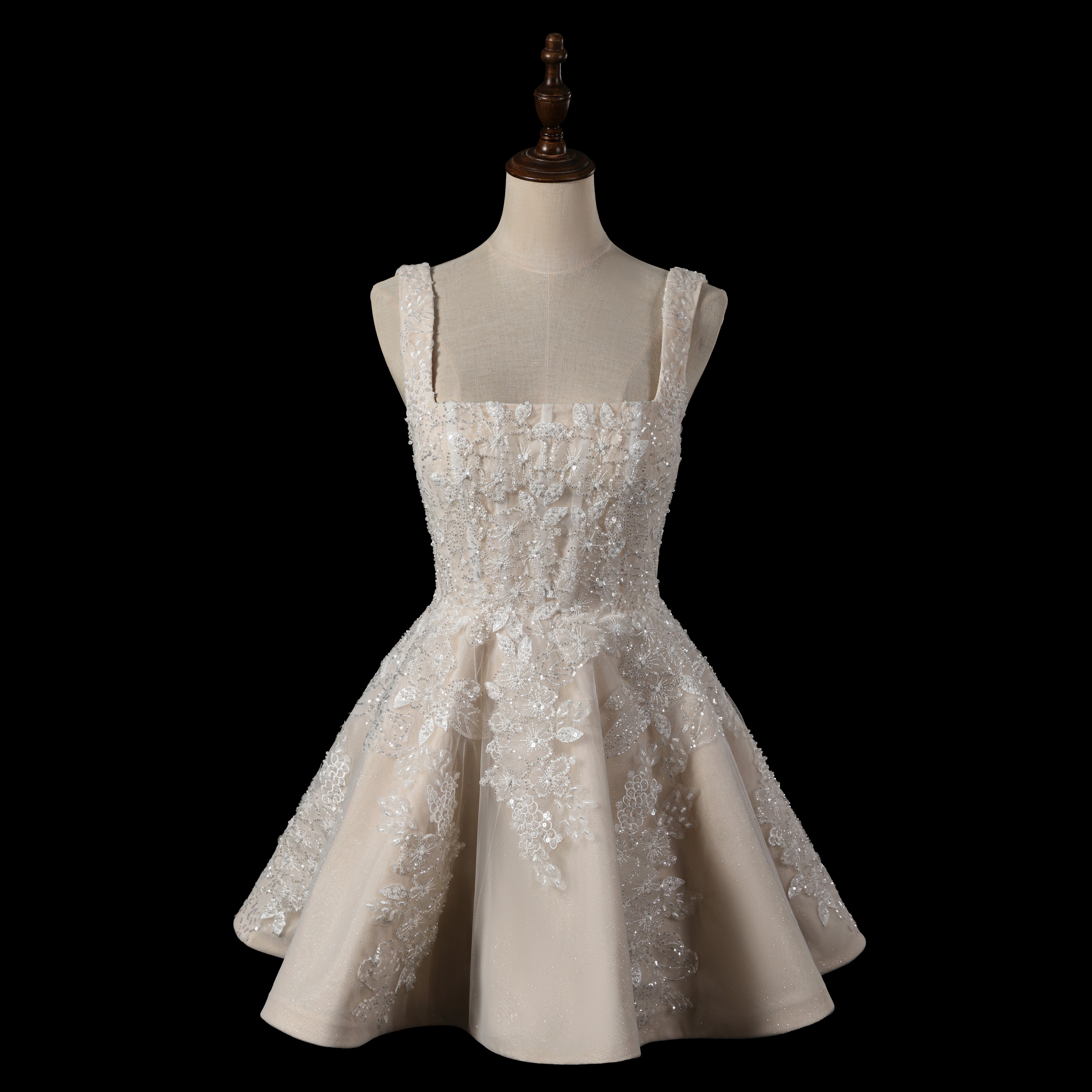 Champagner Rückenfreier A-Line-Spitzen-Slip Short Hochzeitskleid