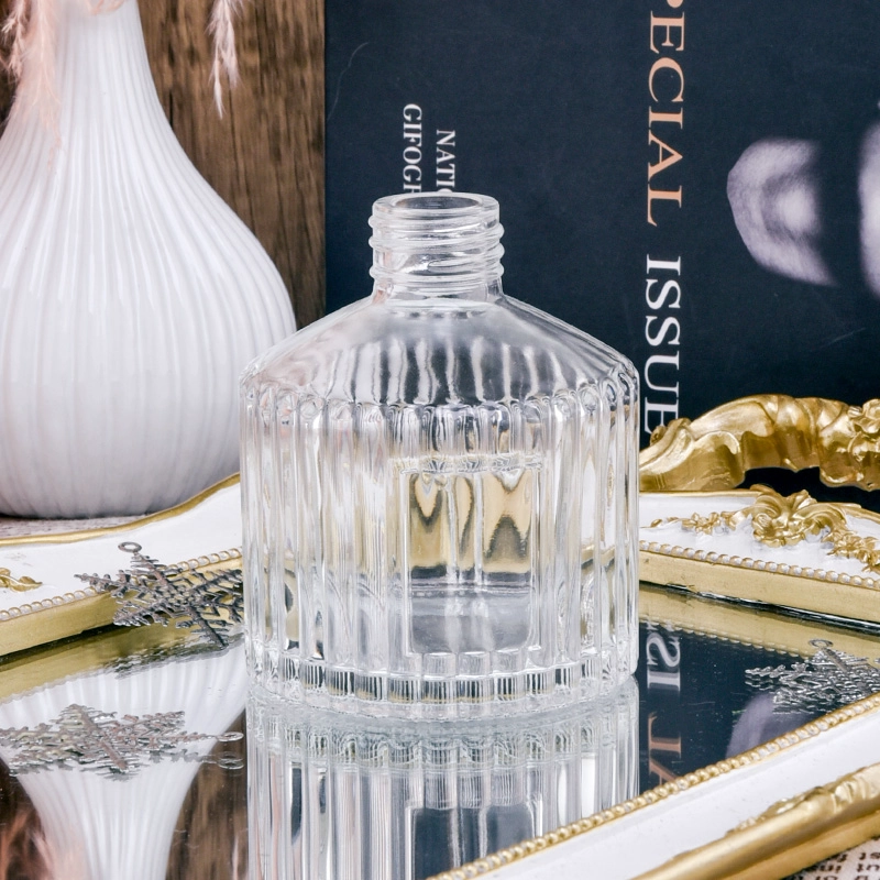 Clear Glass Diffuser Bottles with embossed logo wholesale