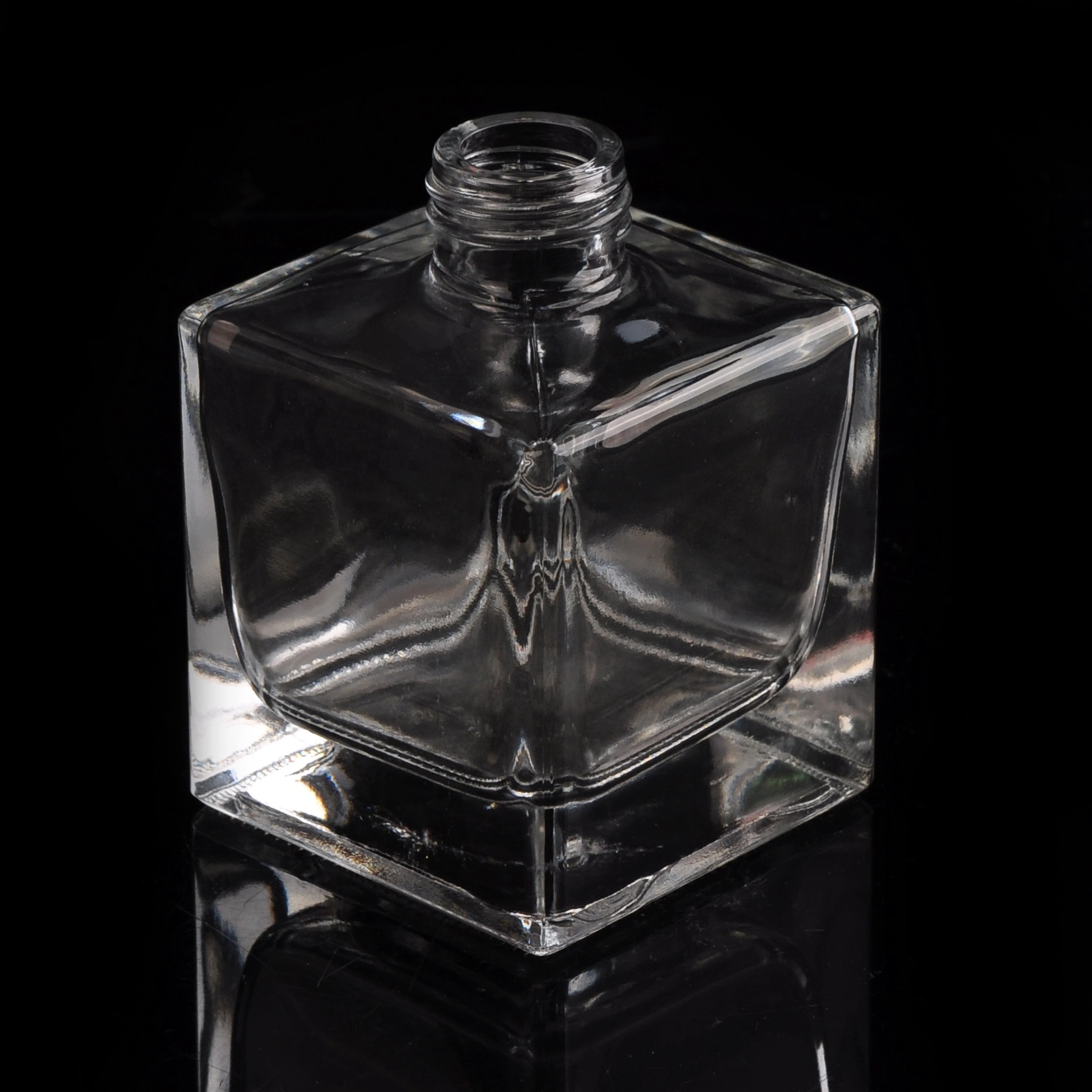 Wholesale home fragrance reed diffuser square glass diffuser water bottle air freshener