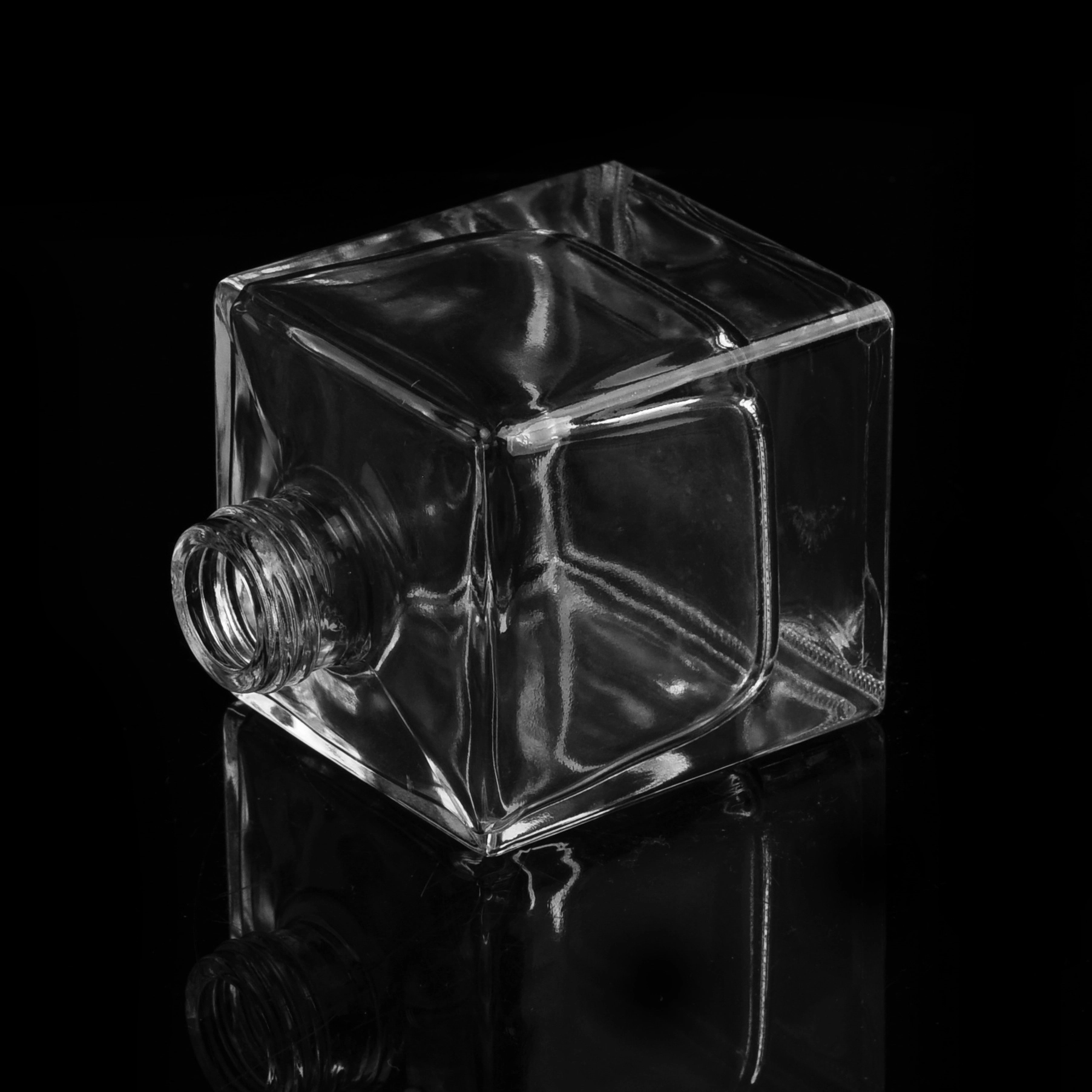 Wholesale home fragrance reed diffuser square glass diffuser water bottle air freshener