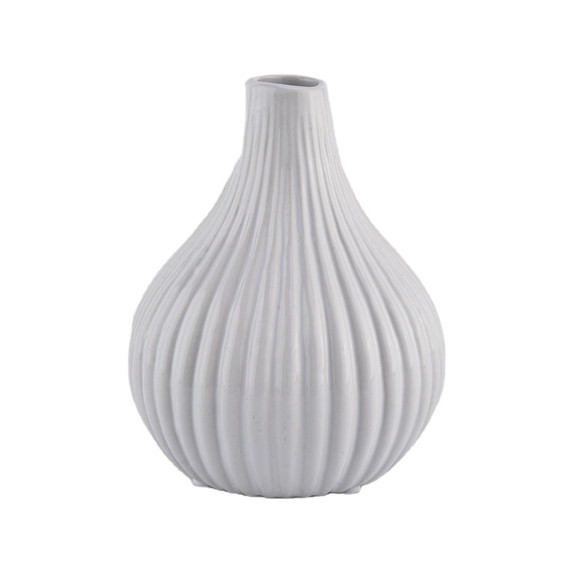 China China supplier round white frosted reed aroma ceramic diffuser bottles manufacturer