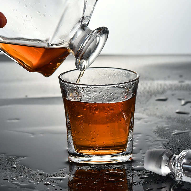 5 pieces Custom Lead-free crafted square Glass whiskey cups Liquor Decanter set
