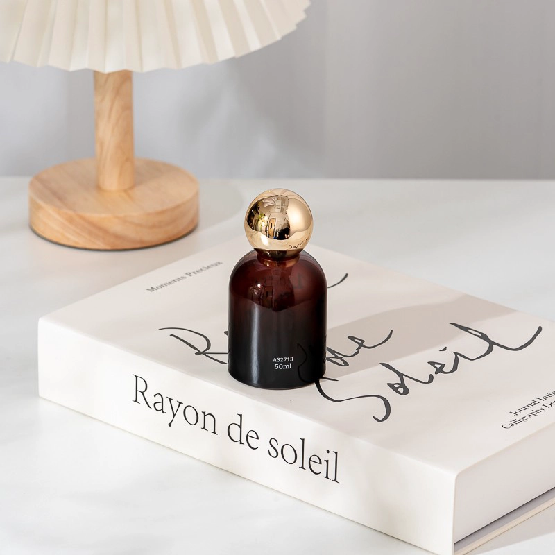 Luxury Dark Red Custom Logo Glass Perfume Essence Bottle with Round Lid