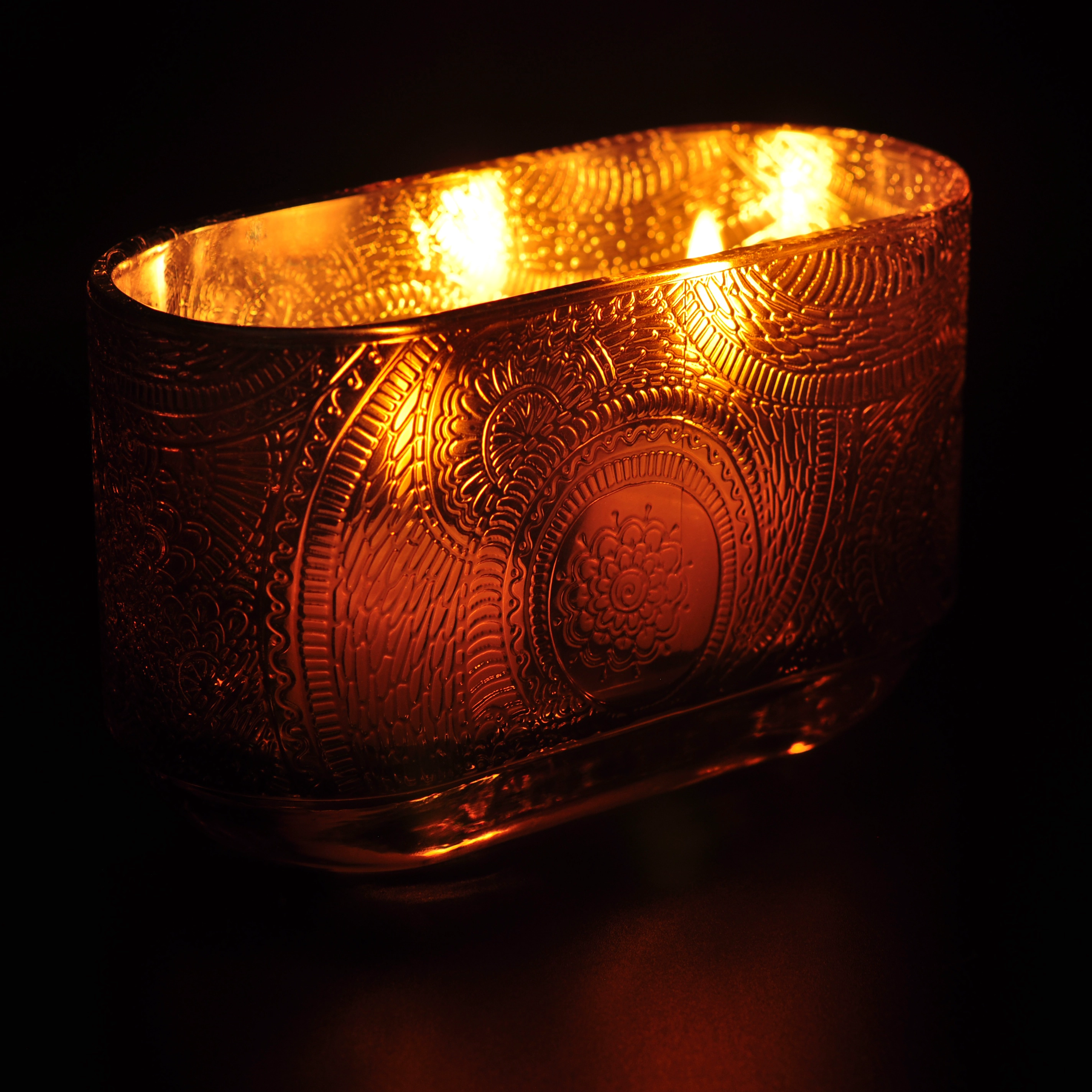 New design christmas oval coloured tealight glass candle holders