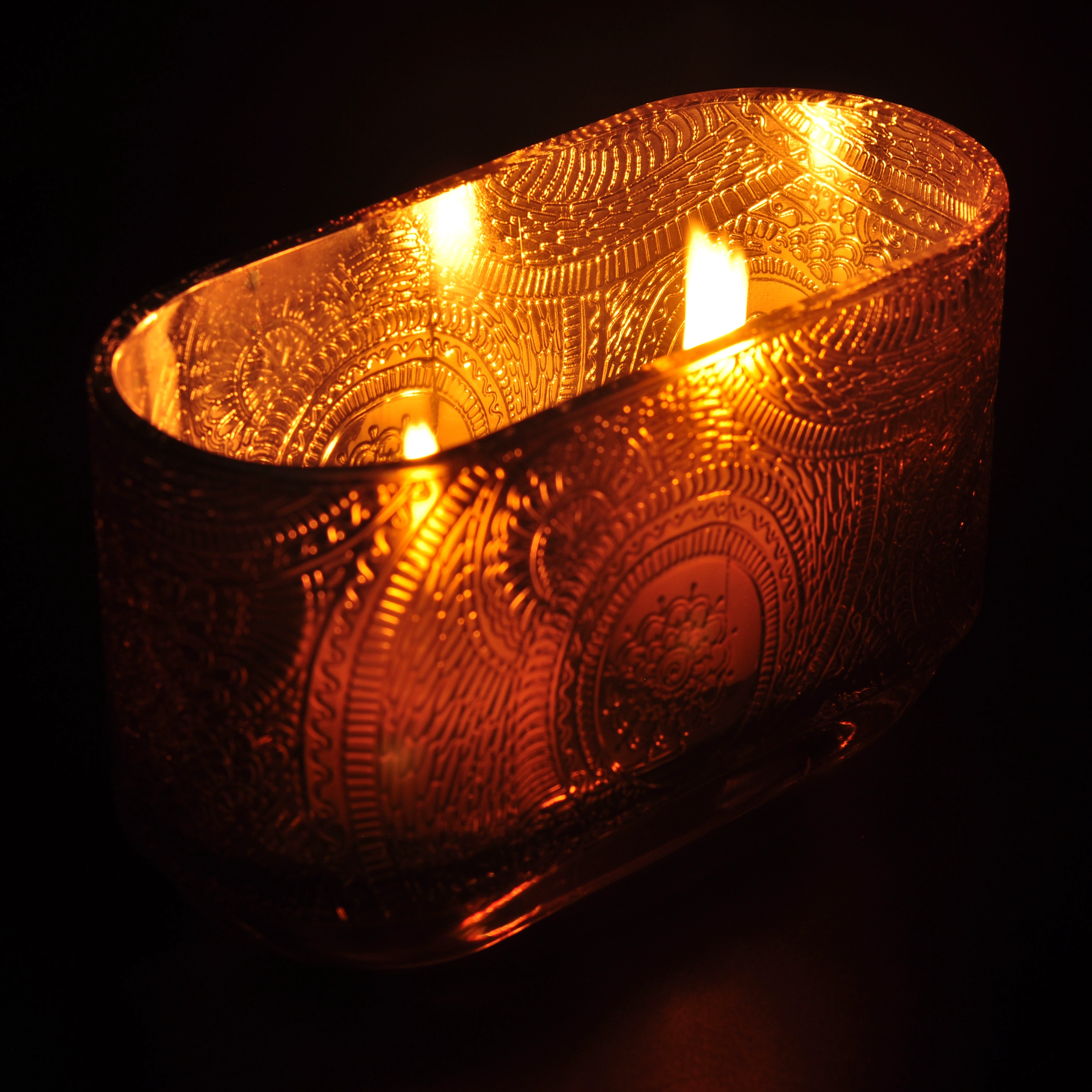 New design christmas oval coloured tealight glass candle holders