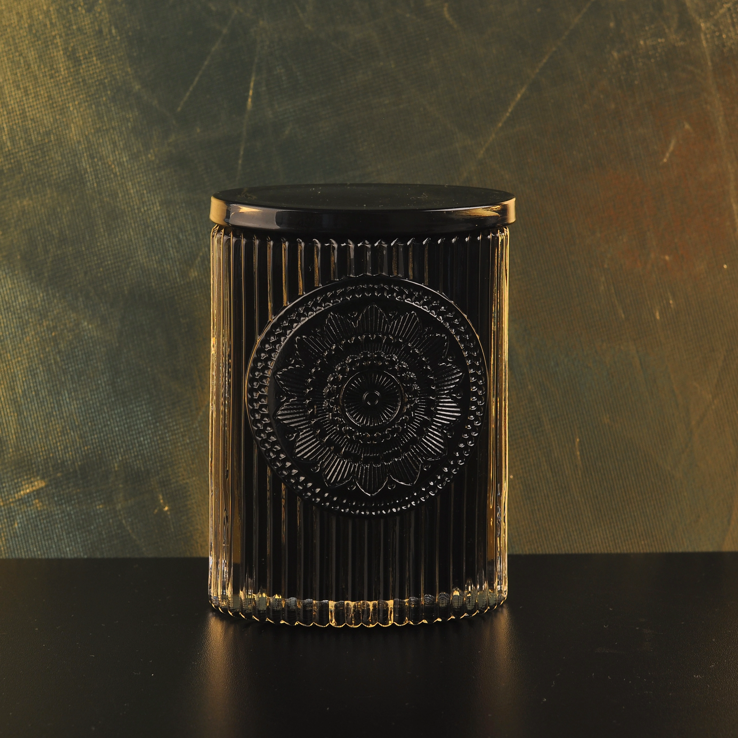 Luxury custom lotus crystal candle glass vessel with lid supplier