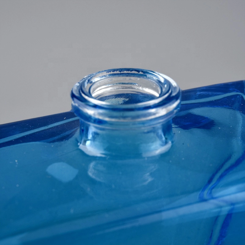 Blue color 55Ml Perfume Bottle Glass With Screw Version Spray Pump