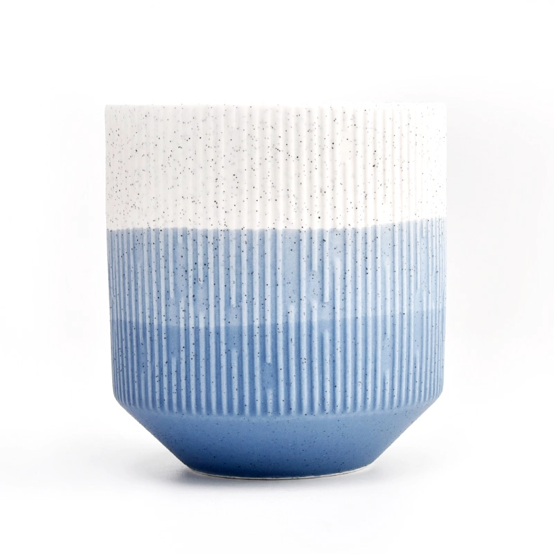 Newly paint for gradient blue color on the ceramic candle jar for supplier
