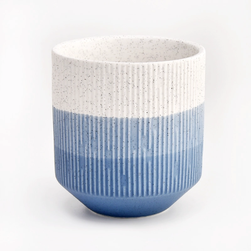 Newly paint for gradient blue color on the ceramic candle jar for supplier