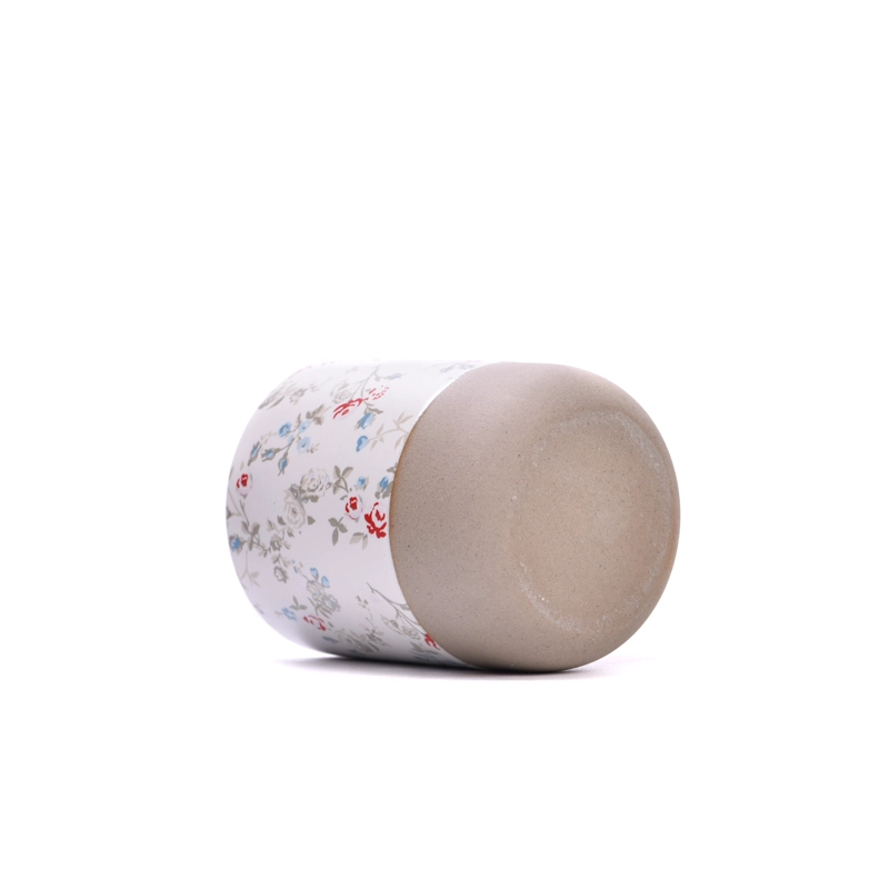Small capacity ceramic candle jar with home decor