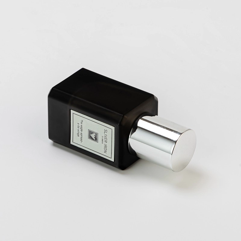 Popular black color Glass Perfume Bottle with sprayer