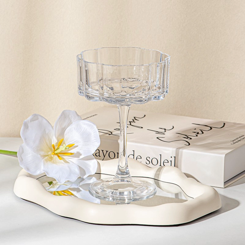 Luxury Vertical Stripe Surface Glass Candle Vessel for Home Decor - COPY - 7vgt4b