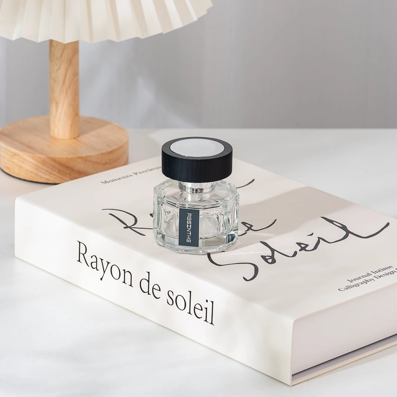 50ml Glass Perfume Bottle Polygonal Glass Perfume Bottles Custom Color Glass Spray Bottles