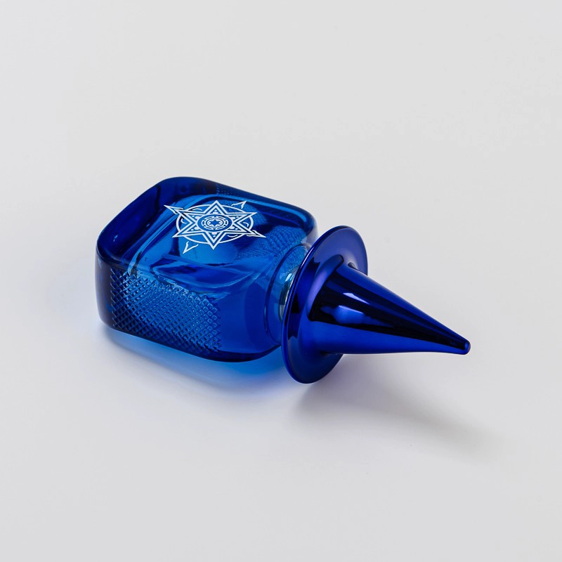 Home Decor Personnaliser Logo Bouteille en verre bleu Bouteille de parfum avec couvercle bleu