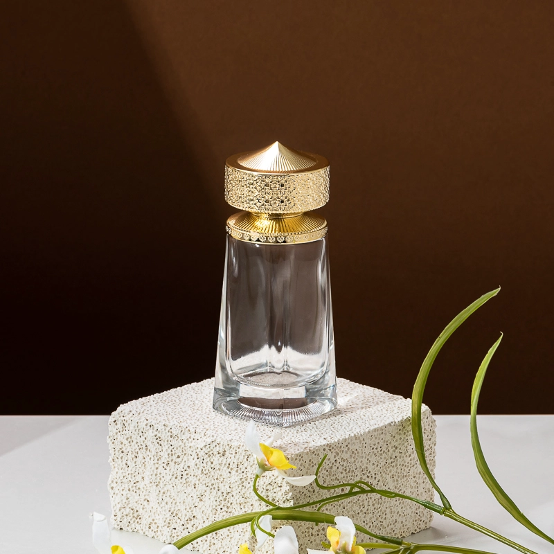 Tall Gold Lidded Square Perfume Bottle for Luxury Fragrance Packaging